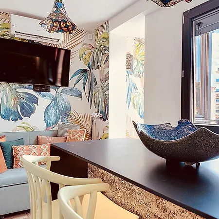 Alhambra Deco Homtels Lägenhet