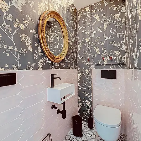 Alhambra Deco Homtels *