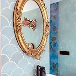 Alhambra Deco Homtels