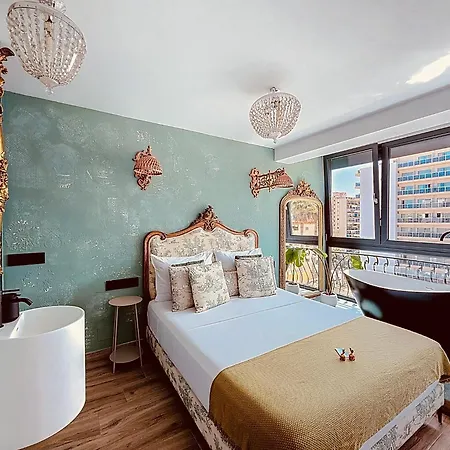 Apartman Alhambra Deco Homtels *