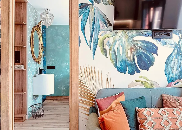 Alhambra Deco Homtels *