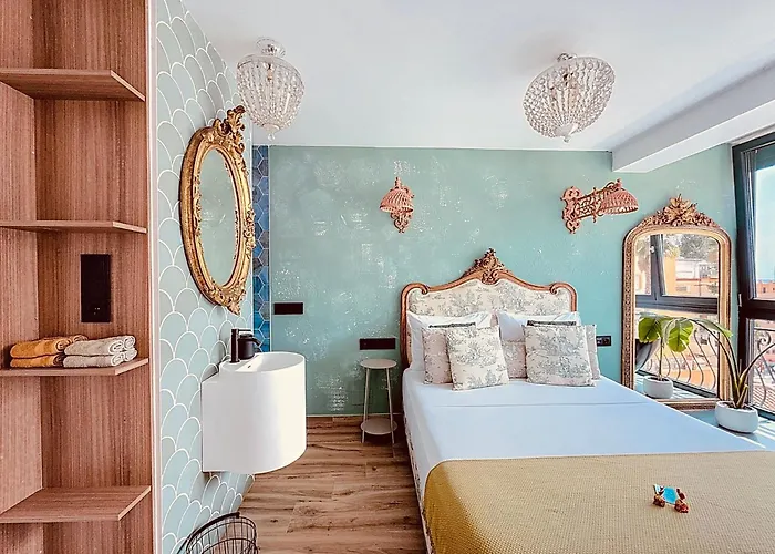 Alhambra Deco Homtels Τορρεμολίνος