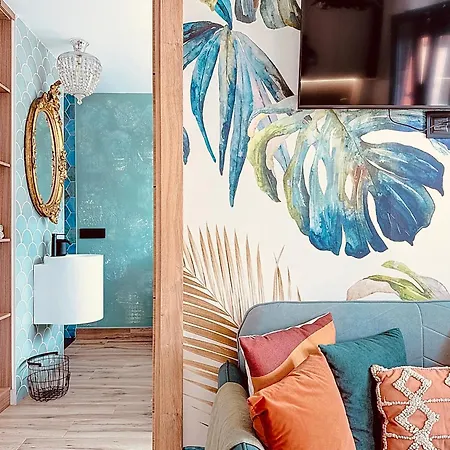 Alhambra Deco Homtels *