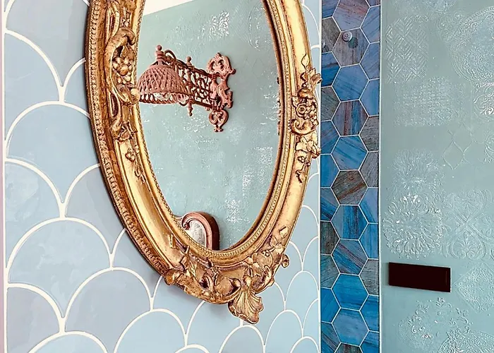 Alhambra Deco Homtels